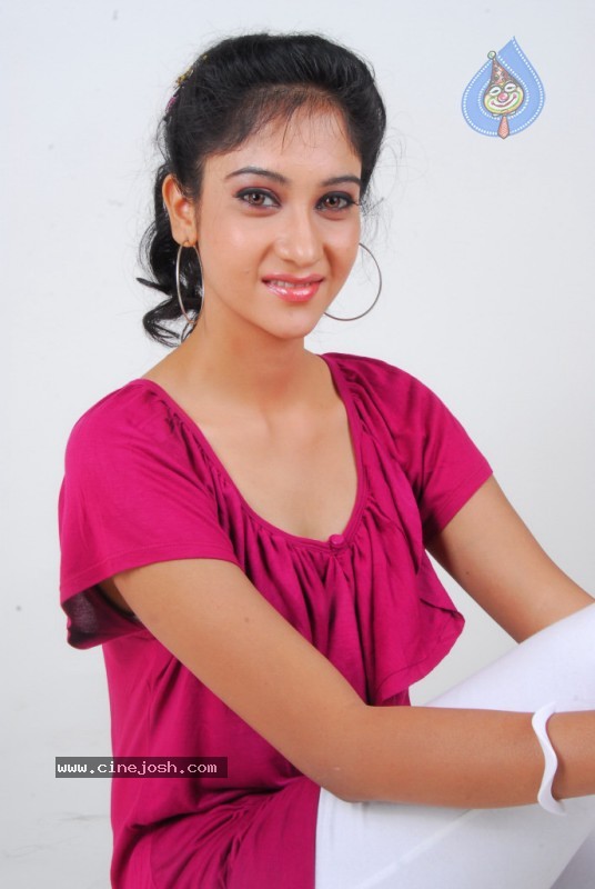 Sindhu Affan Gallery - 21 / 60 photos