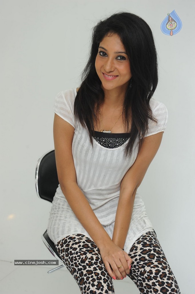 Sindhu Affan Latest Gallery - 27 / 70 photos