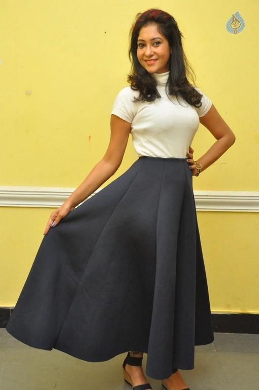 Sindhu Affan New Pics - 22 / 36 photos