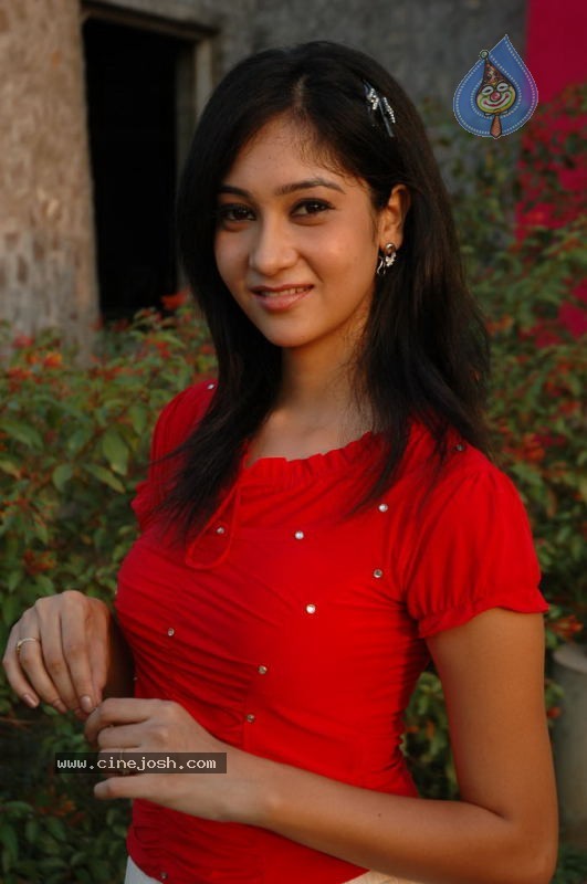 Sindhu Affan New Stills - 8 / 31 photos