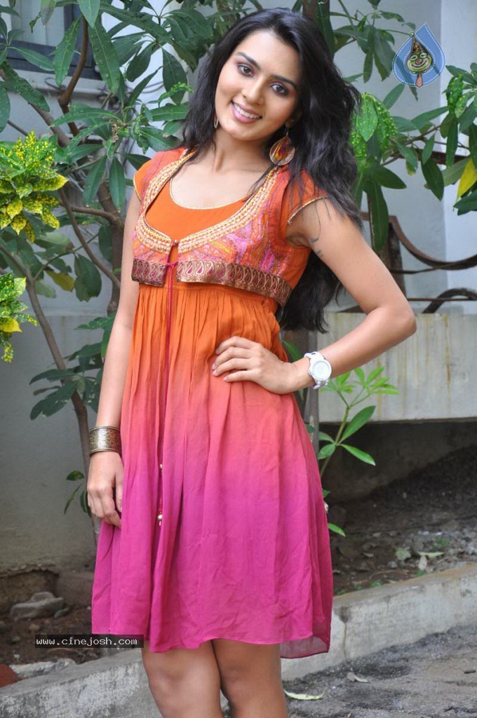 Sindhu Loknath Hot Stills - 48 / 50 photos