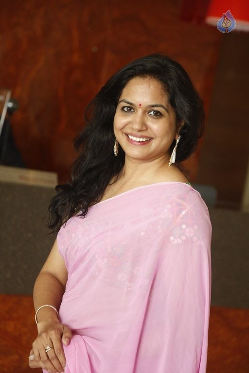 Singer Sunitha Latest Photos - 18 / 42 photos