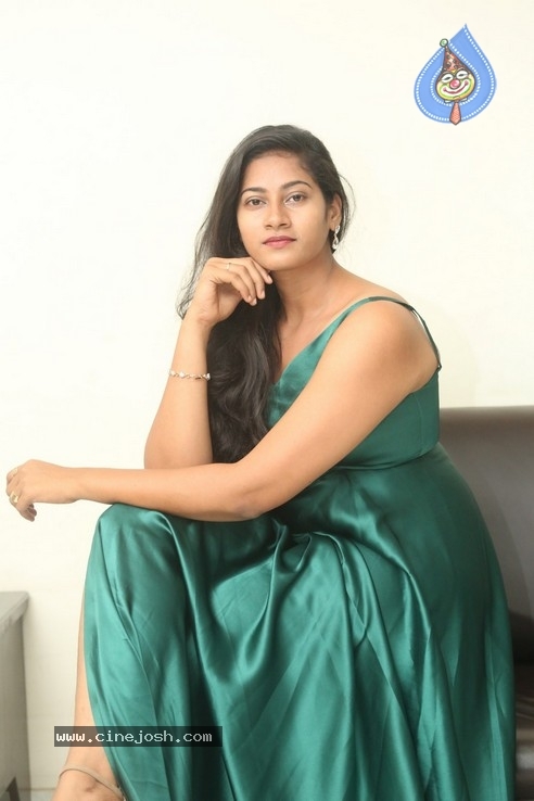 Siri Chandana Krishnan Photos - 10 / 21 photos