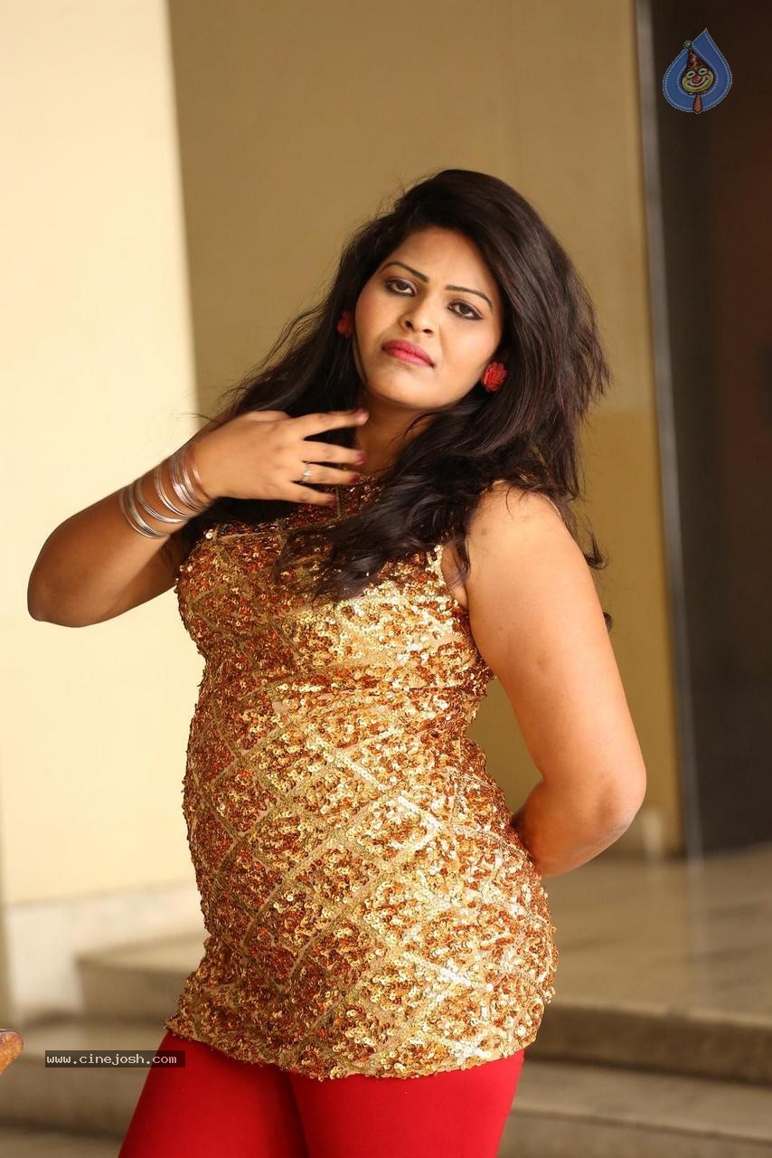 Sithara Latest Stills - 22 / 51 photos