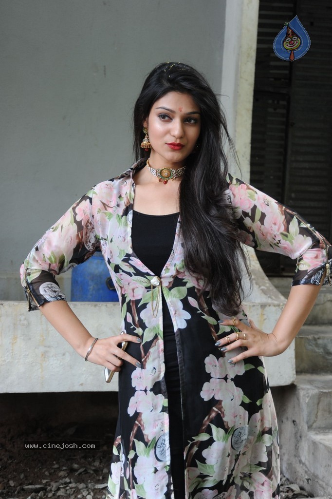 Siya Gautham New Photos - 14 / 58 photos