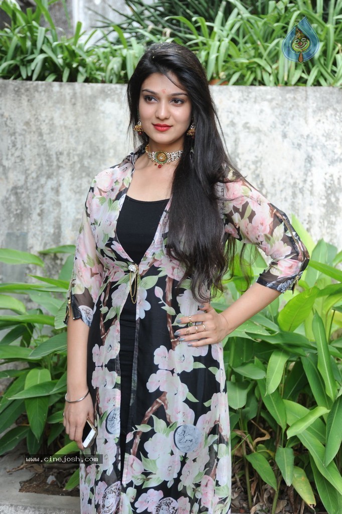 Siya Gautham New Photos - 44 / 58 photos