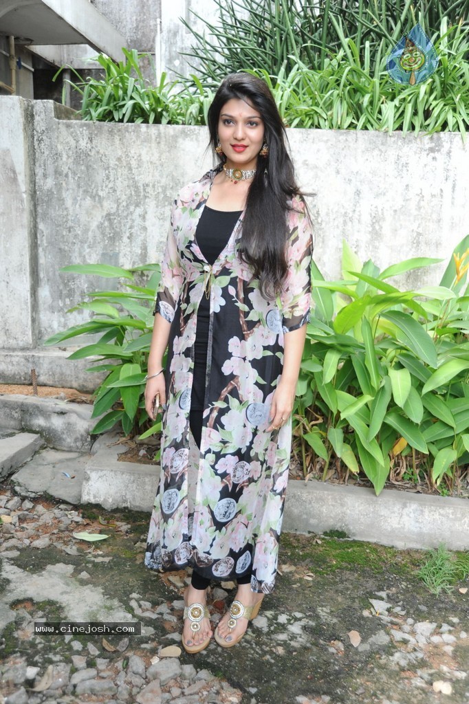 Siya Gautham New Photos - 52 / 58 photos