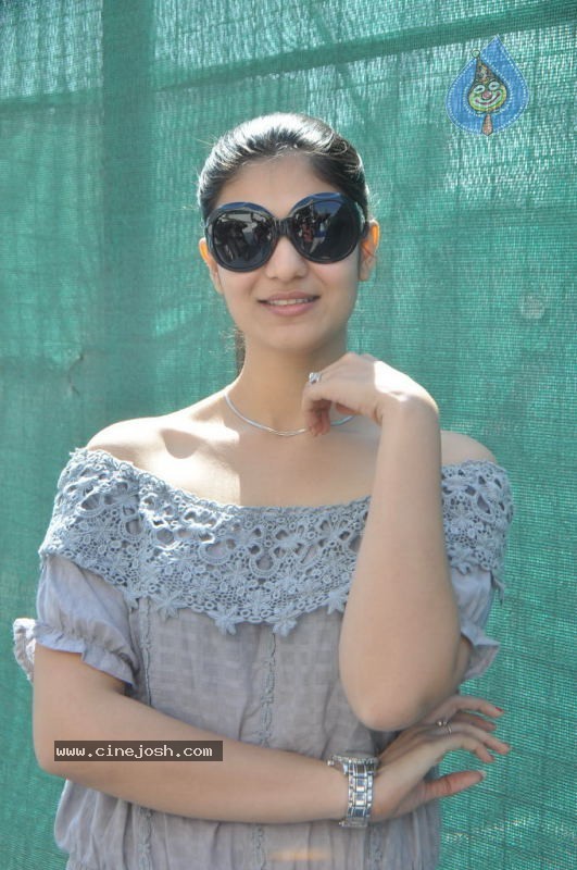 Siya Gowtham Gallery - 33 / 55 photos