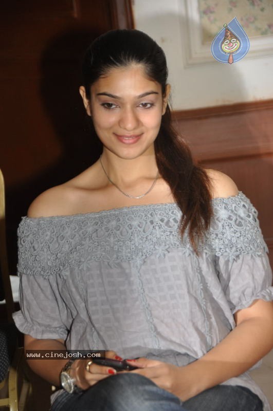 Siya Gowtham Gallery - 34 / 55 photos