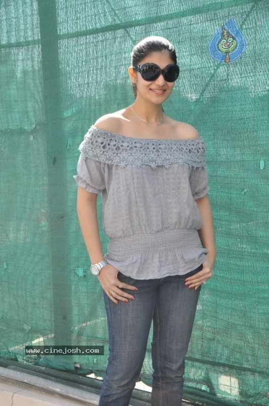 Siya Gowtham Gallery - 36 / 55 photos