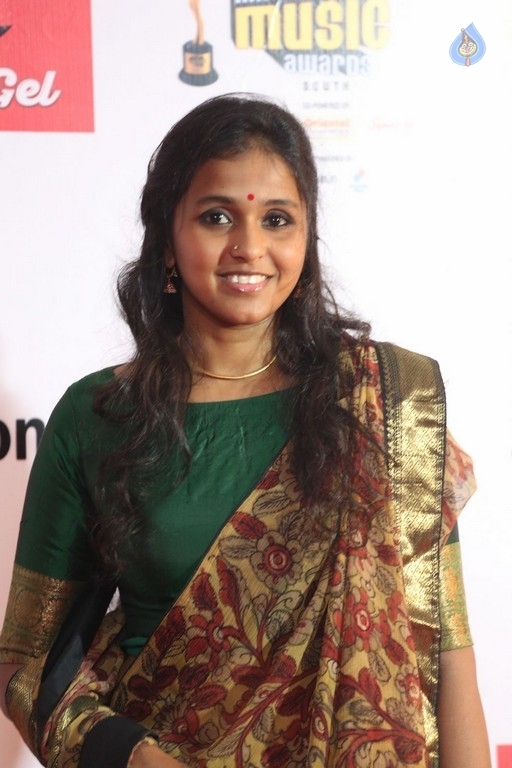 Smita at Mirchi Music Awards 2017 - 9 / 14 photos
