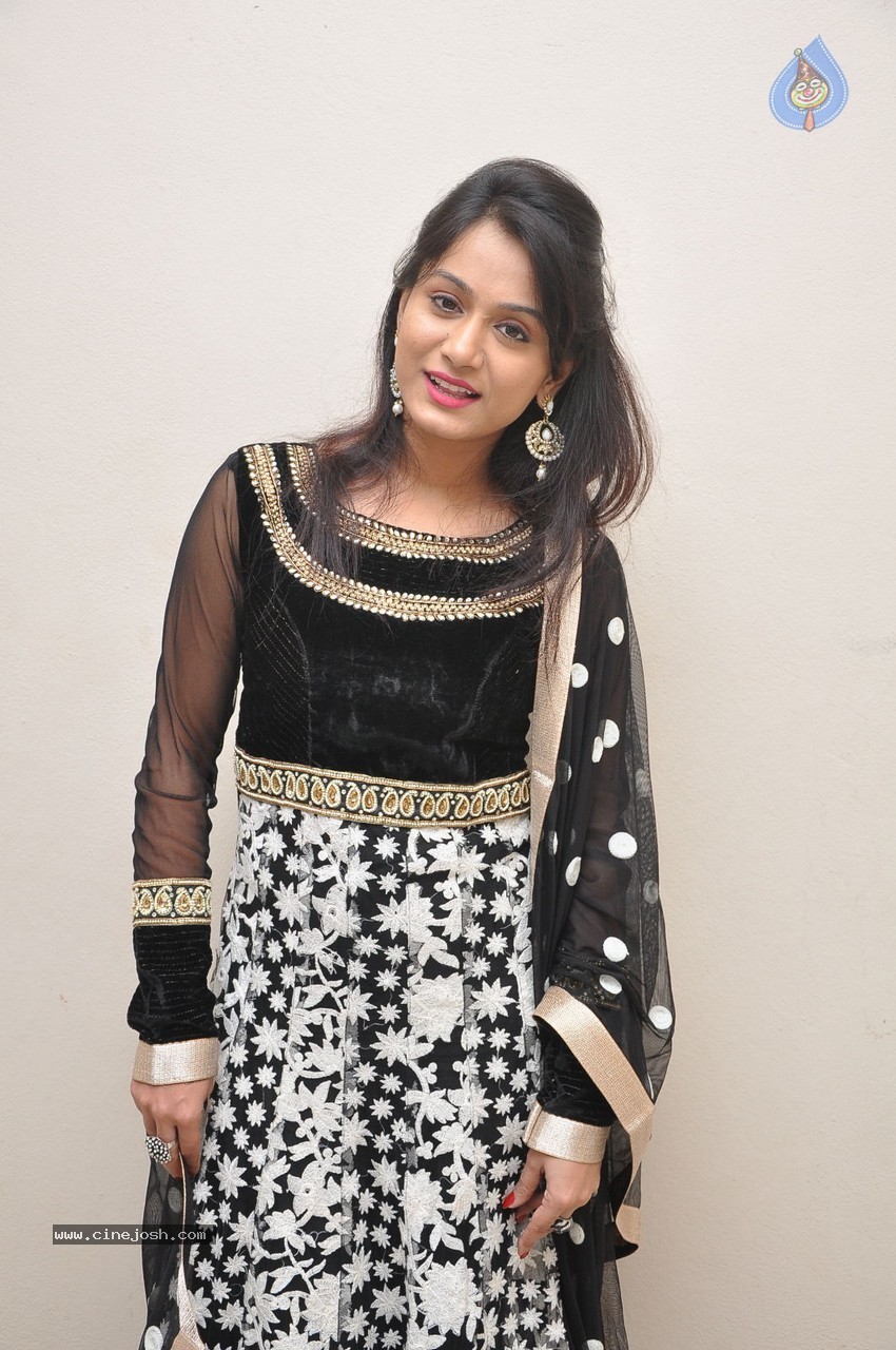 Smithika New Photos - 28 / 55 photos
