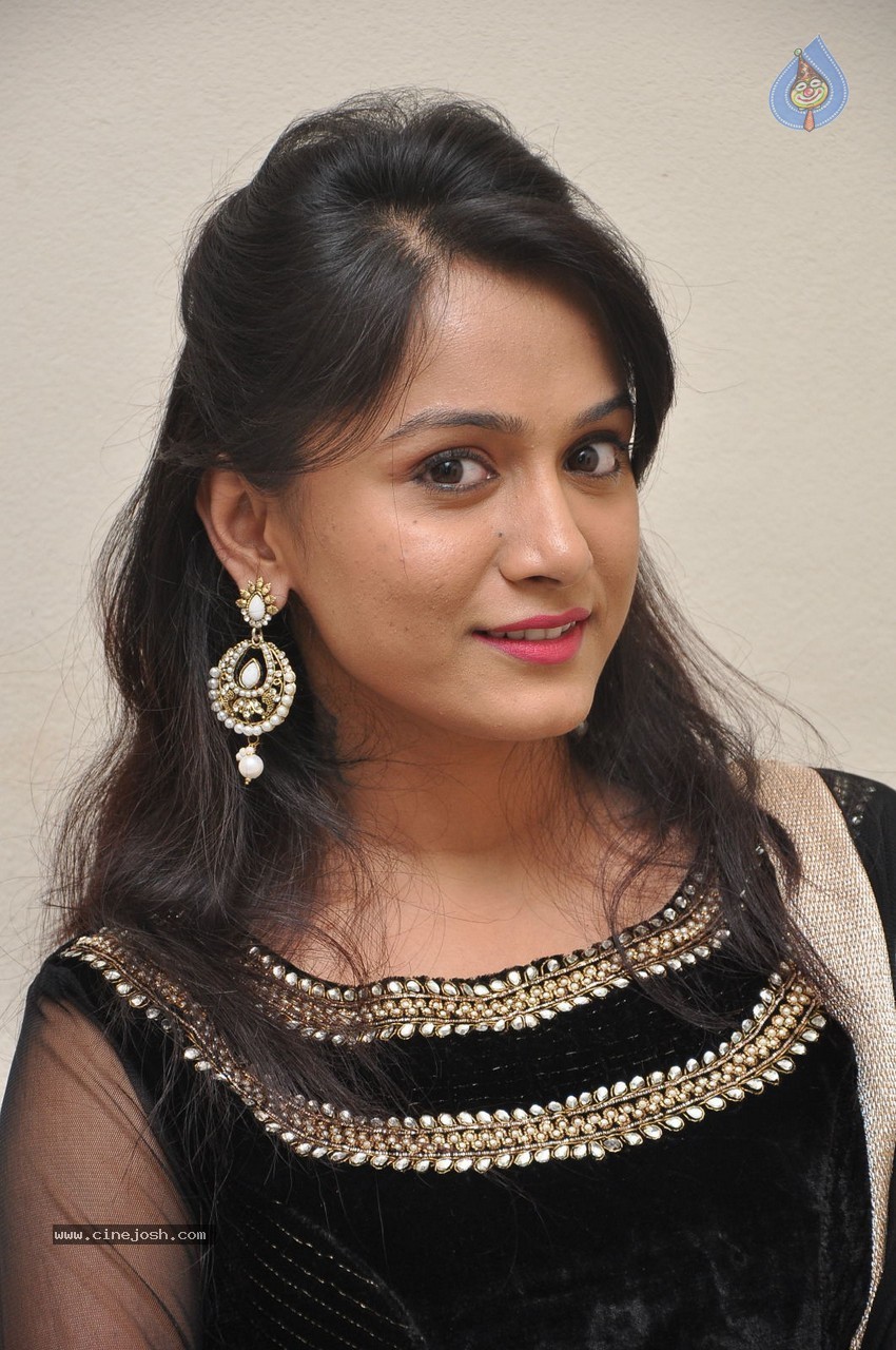Smithika New Photos - 29 / 55 photos