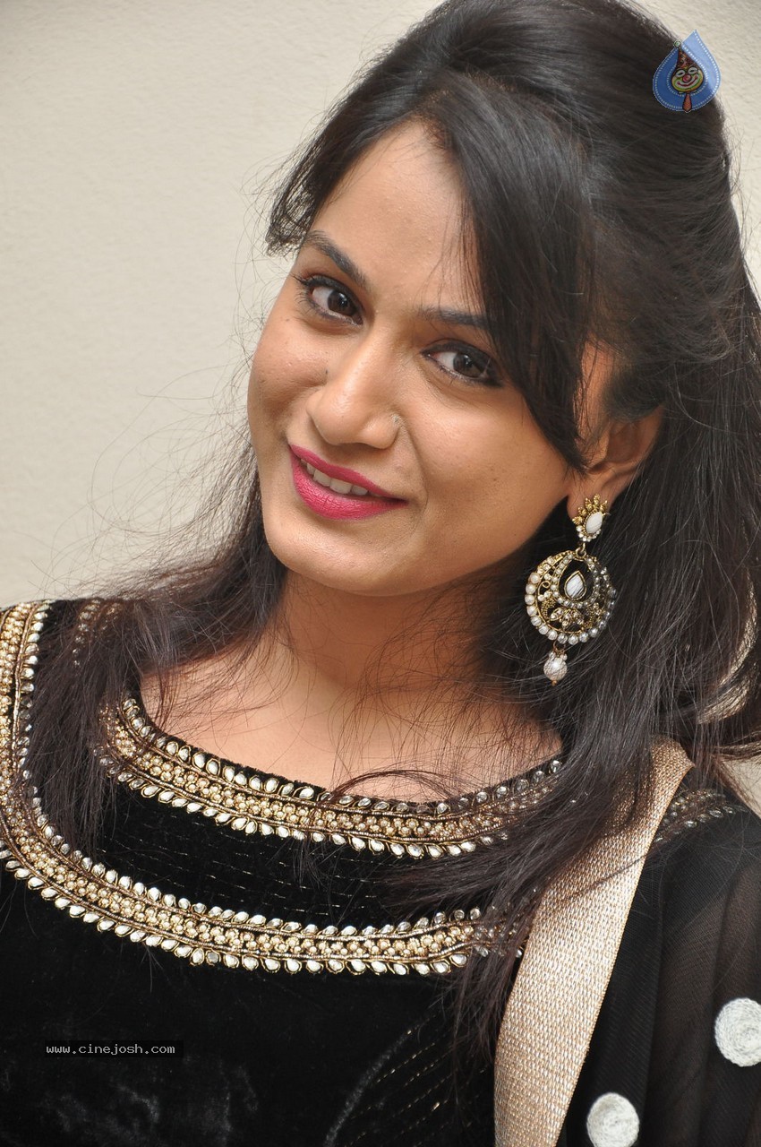 Smithika New Photos - 30 / 55 photos