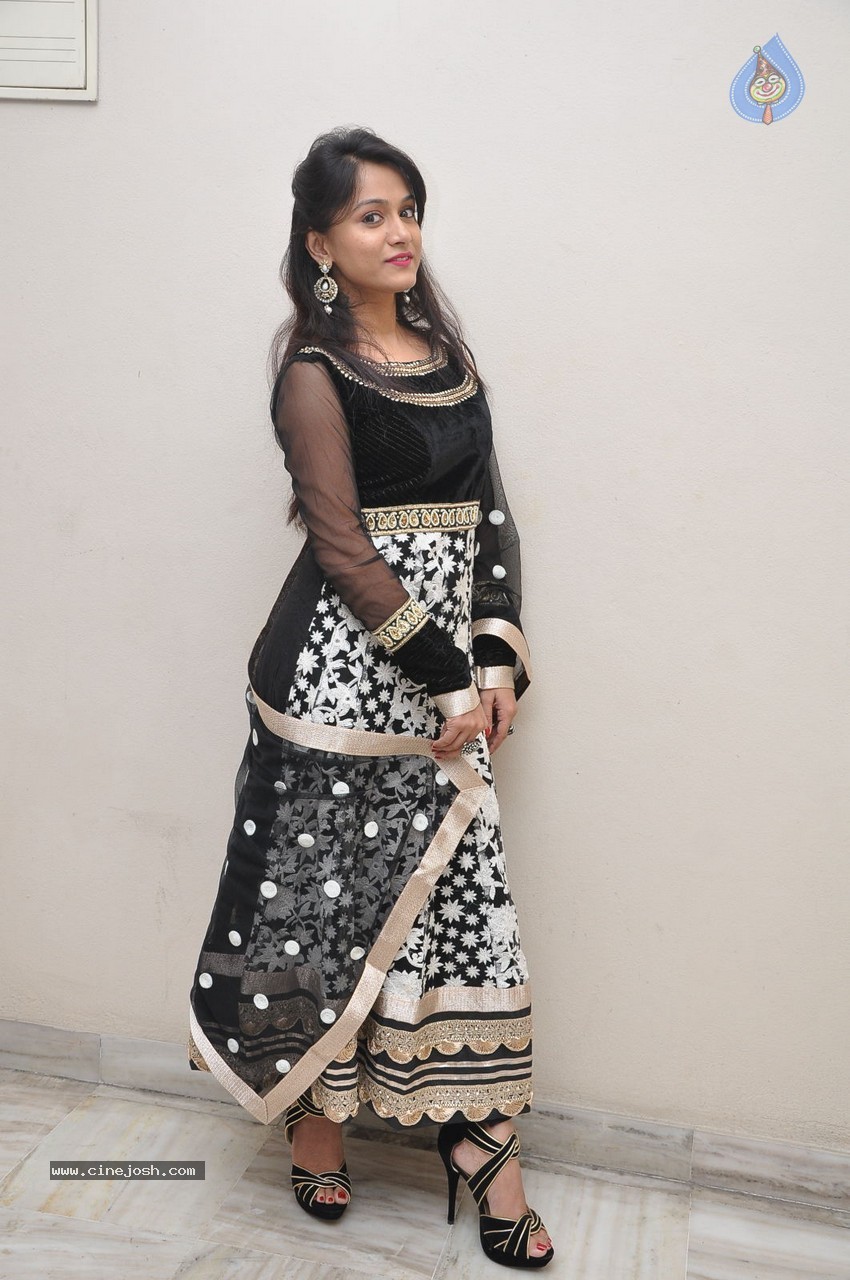 Smithika New Photos - 33 / 55 photos