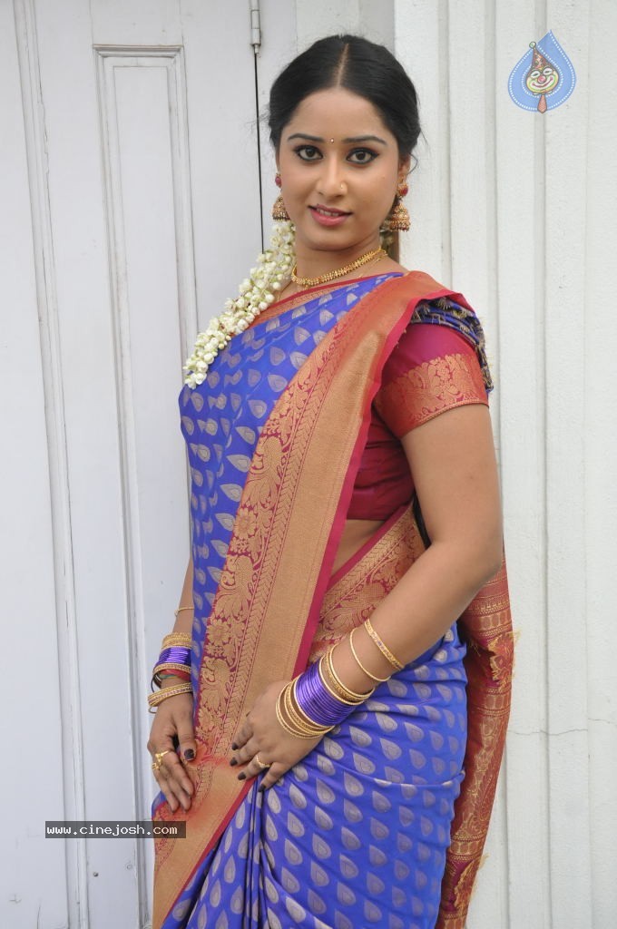 Sneha New Actress Stills - 86 / 100 photos