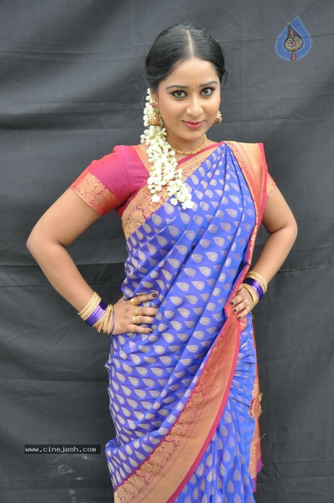 Sneha New Actress Stills - 89 / 100 photos