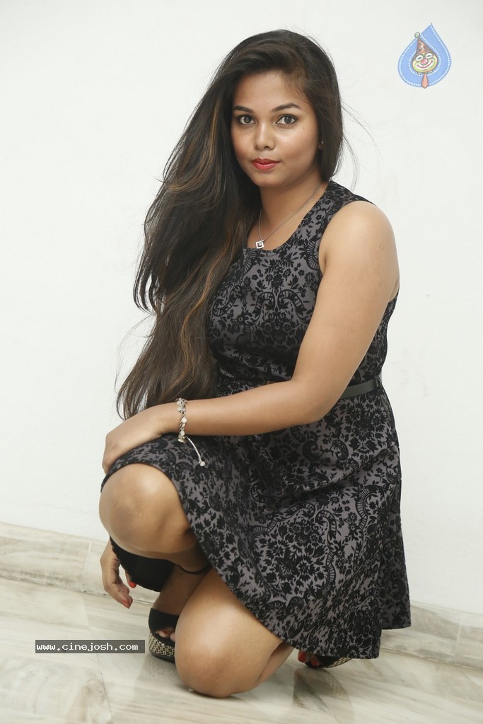 Sneha New Photos - 61 / 62 photos