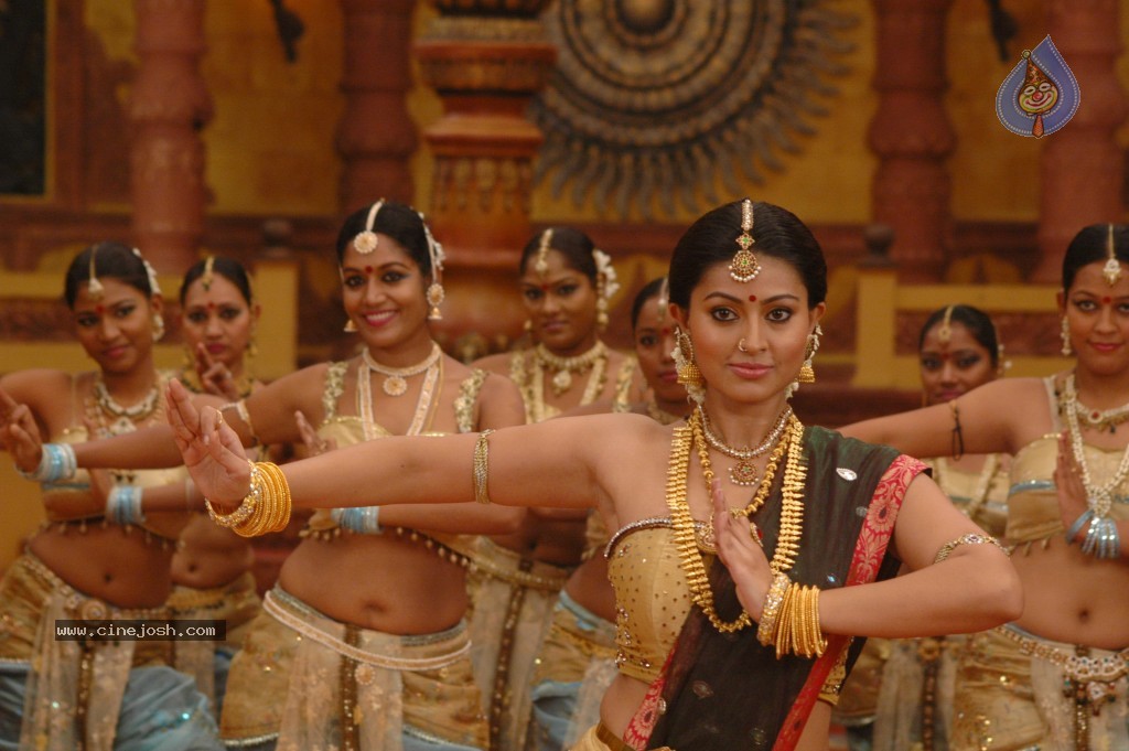 Sneha Stills in Rajakota Rahasyam - 9 / 62 photos