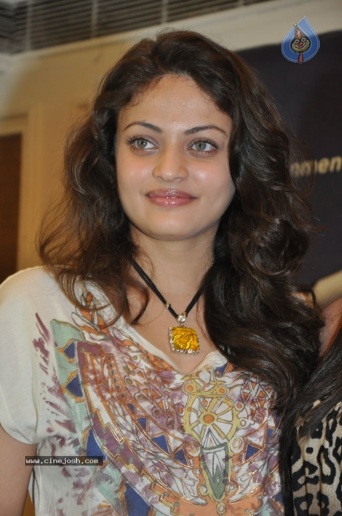 Sneha Ullal Latest Stills - 7 / 43 photos