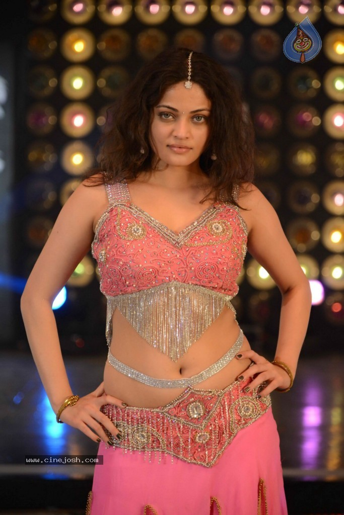 Sneha Ullal New Hot Stills - 44 / 115 photos