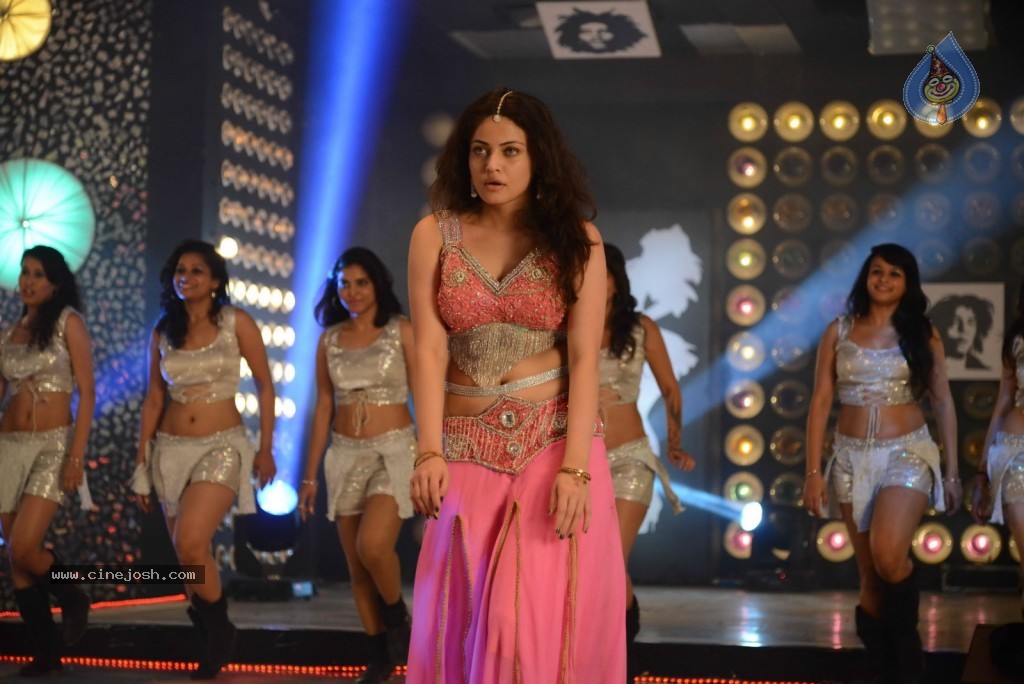 Sneha Ullal New Hot Stills - 55 / 115 photos