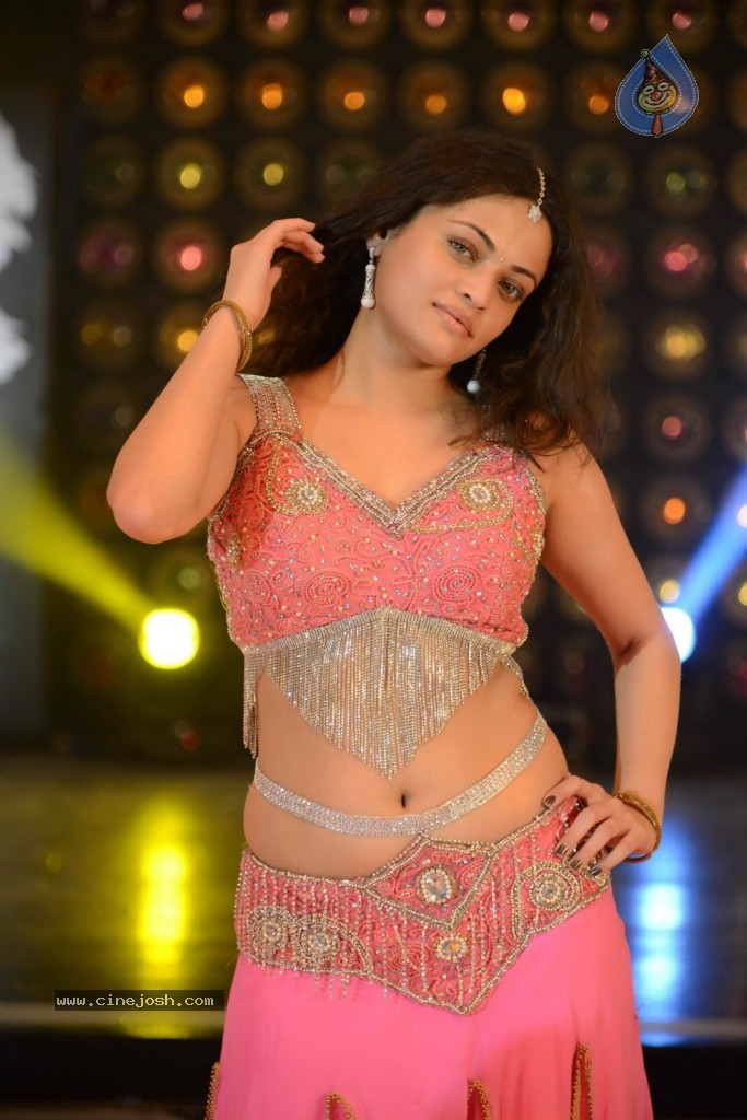 Sneha Ullal New Hot Stills - 58 / 115 photos