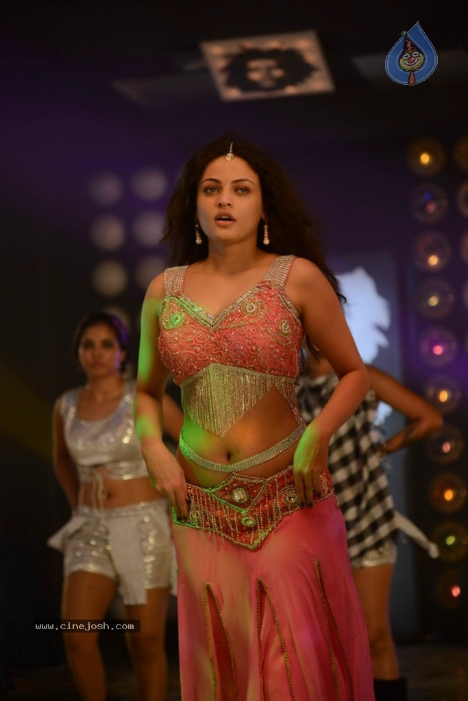 Sneha Ullal New Hot Stills - 76 / 115 photos