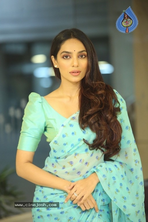 Sobhita Dhulipala Photos - 11 / 30 photos