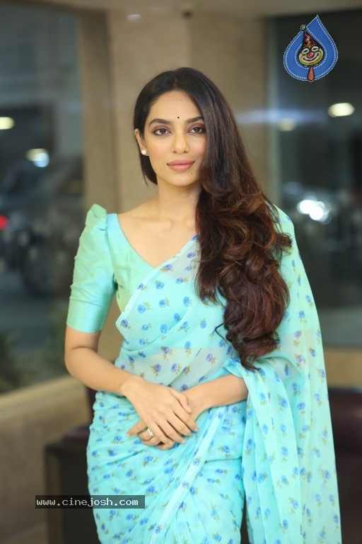 Sobhita Dhulipala Photos - 14 / 30 photos