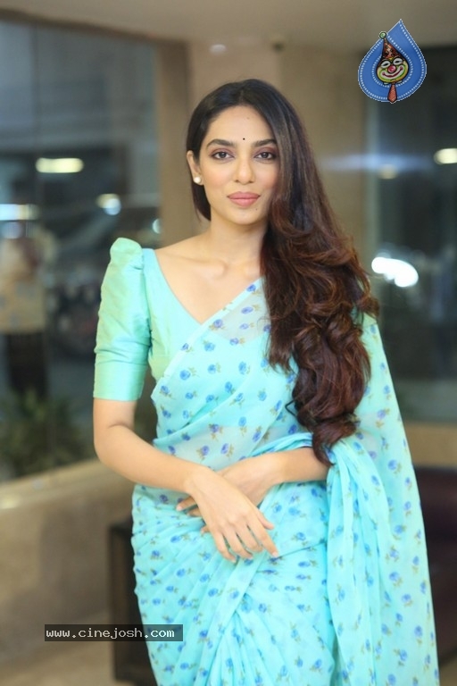 Sobhita Dhulipala Photos - 17 / 30 photos