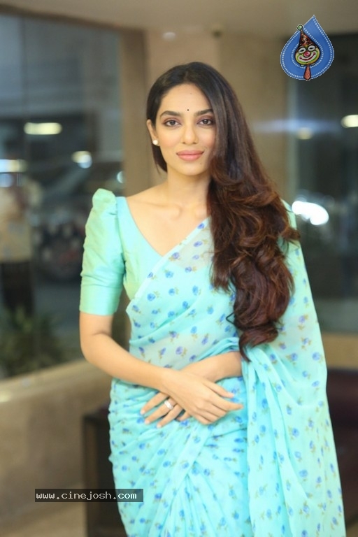 Sobhita Dhulipala Photos - 21 / 30 photos