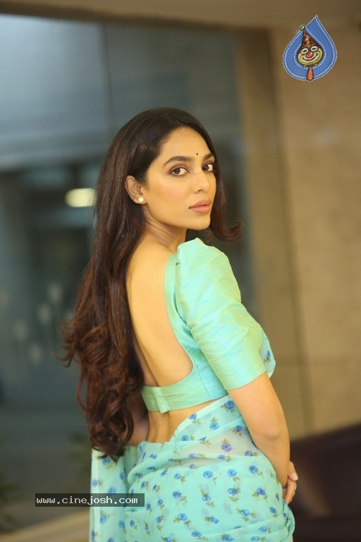 Sobhita Dhulipala Photos - 27 / 30 photos