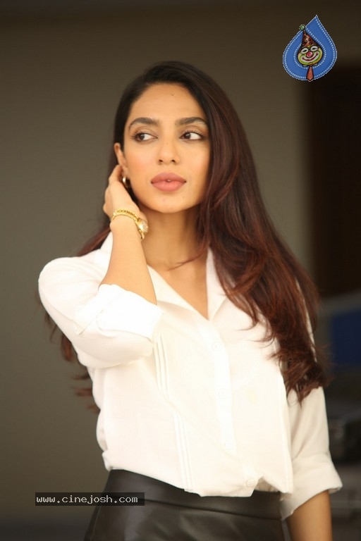 Sobhita Dhulipala Photos - 15 / 21 photos