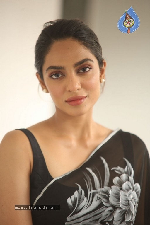 Sobhita Dhulipala Stills - 5 / 21 photos