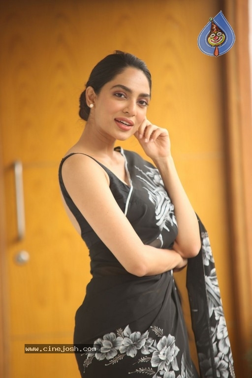 Sobhita Dhulipala Stills - 11 / 21 photos