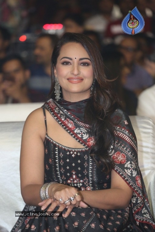 Sonakshi Sinha at Dabangg 3 Movie Event - 4 / 14 photos