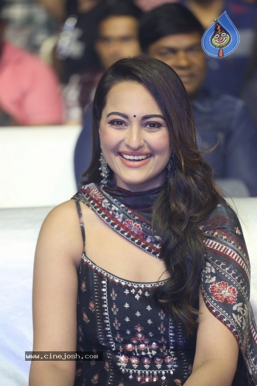 Sonakshi Sinha at Dabangg 3 Movie Event - 8 / 14 photos