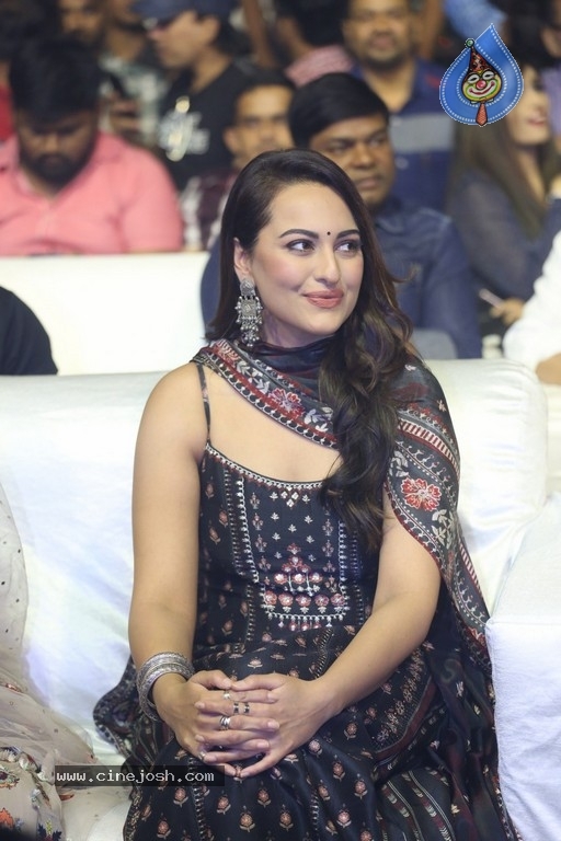 Sonakshi Sinha at Dabangg 3 Movie Event - 10 / 14 photos