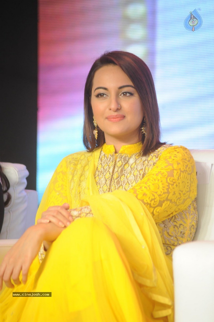 Sonakshi Sinha at Lingaa Audio SM - 62 / 80 photos
