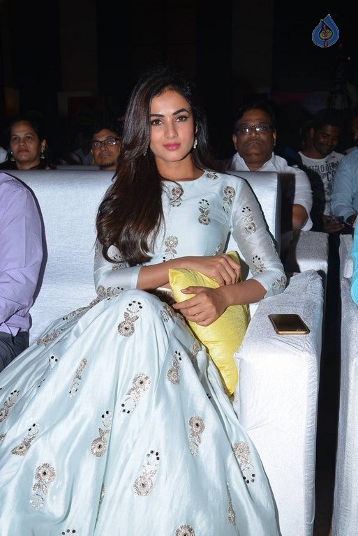 Sonal Chauhan at Sher Audio Launch - 13 / 42 photos