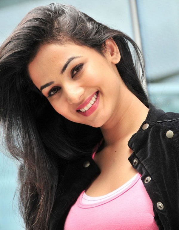 Sonal Chauhan Photo Shoot Stills - 33 / 38 photos