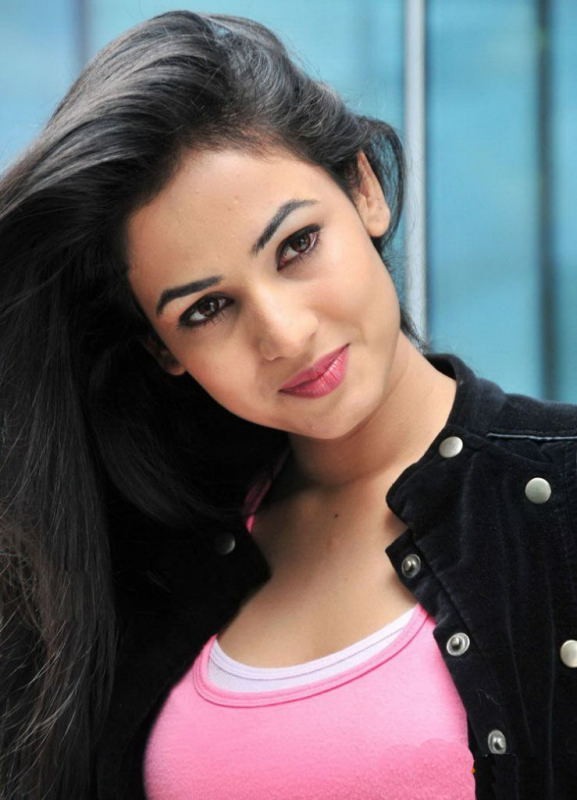 Sonal Chauhan Photo Shoot Stills - 37 / 38 photos