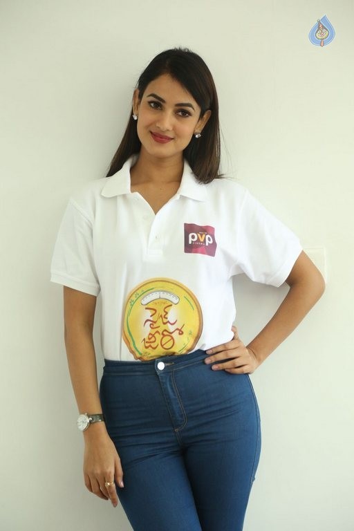 Sonal Chauhan Size Zero Interview Photos - 35 / 63 photos