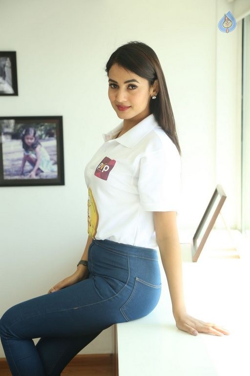 Sonal Chauhan Size Zero Interview Photos - 51 / 63 photos