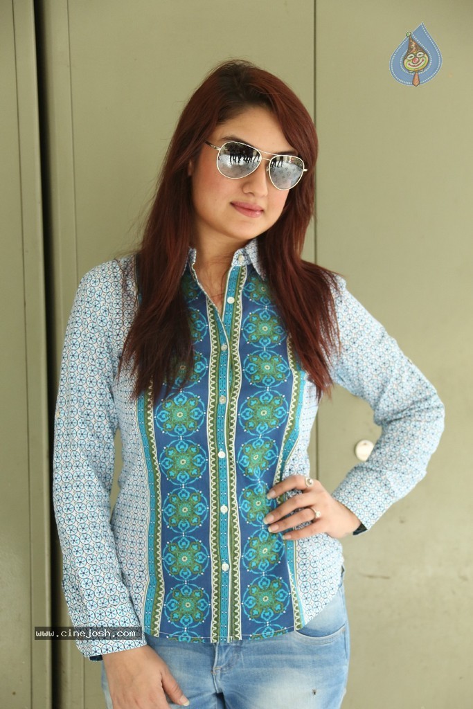 Sonia Agarwal Latest Photos - 34 / 136 photos