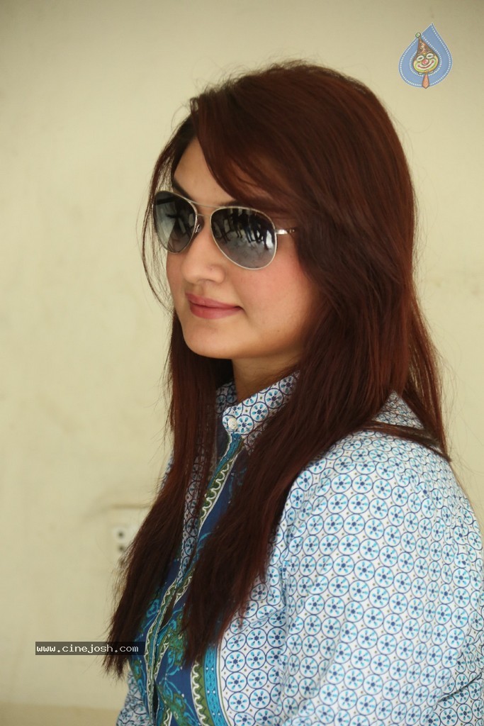 Sonia Agarwal Latest Photos - 61 / 136 photos