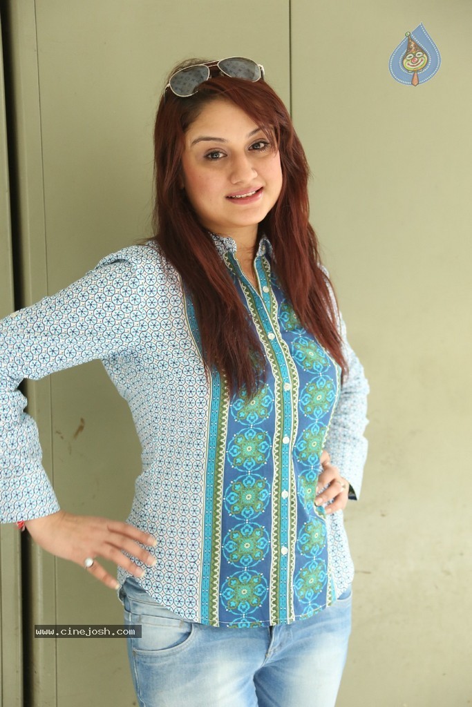 Sonia Agarwal Latest Photos - 70 / 136 photos