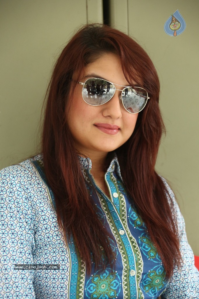 Sonia Agarwal Latest Photos - 71 / 136 photos