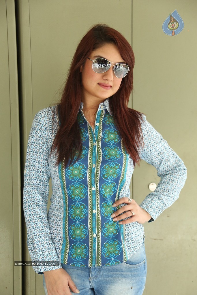 Sonia Agarwal Latest Photos - 126 / 136 photos